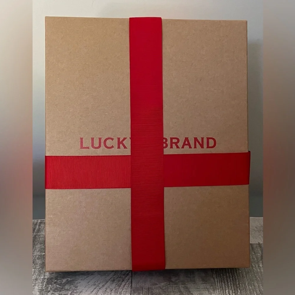 Lucky Brand Hat and Scarf Boxed Set